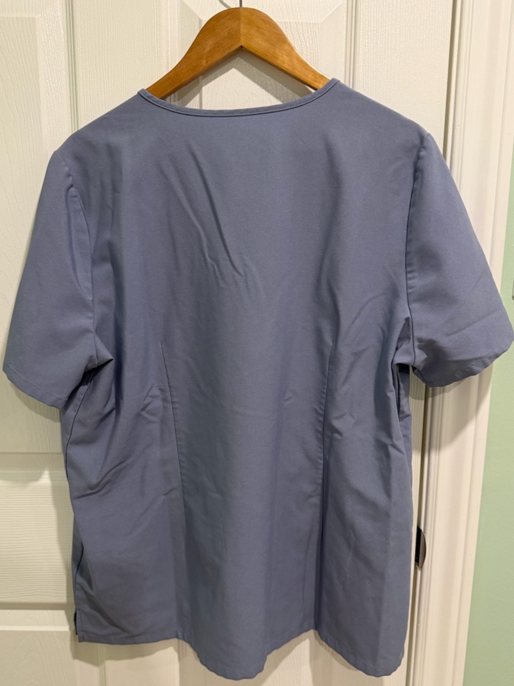 FIGS V-Neck Scrub Top in Light Blue Size XL - Picture 2 of 2